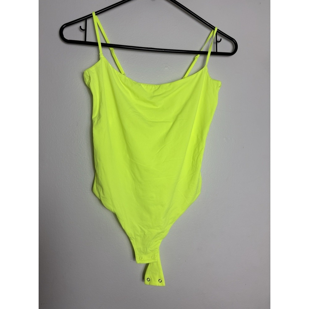SKIMS Fits Everybody Cami Thong Bodysuit Daffodil Small Neon Yellow Highlighter